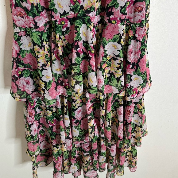 Wayf Floral Tiered Flowy Dress - Picture 8 of 10